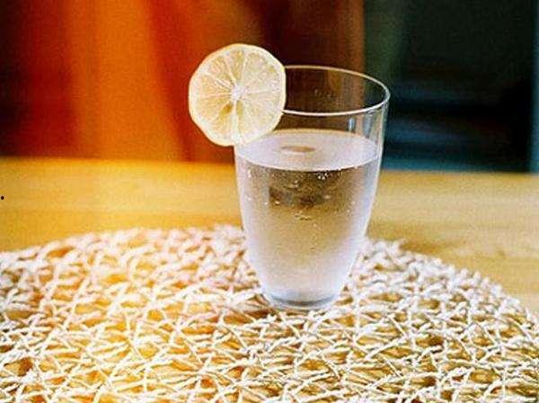 娱乐吃瓜酱两瓶水,揭秘两瓶水背后的秘密